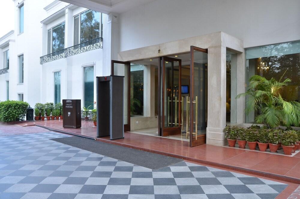 Country Inn & Suites By Radisson, Delhi Satbari Нью-Дели Экстерьер фото