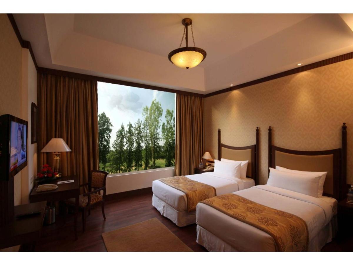 Country Inn & Suites By Radisson, Delhi Satbari Нью-Дели Экстерьер фото