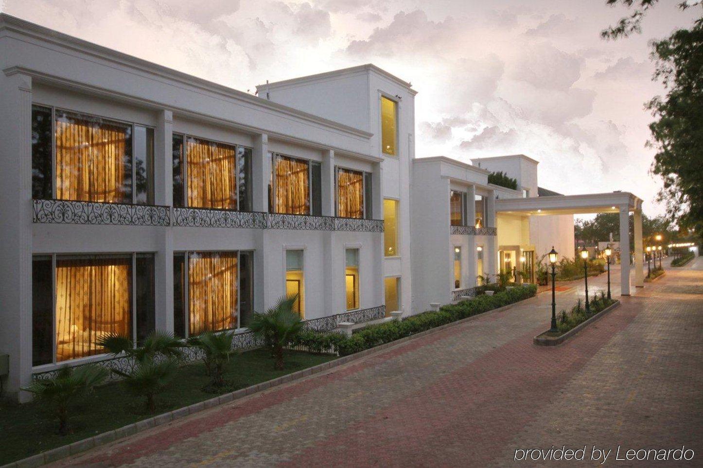 Country Inn & Suites By Radisson, Delhi Satbari Нью-Дели Экстерьер фото