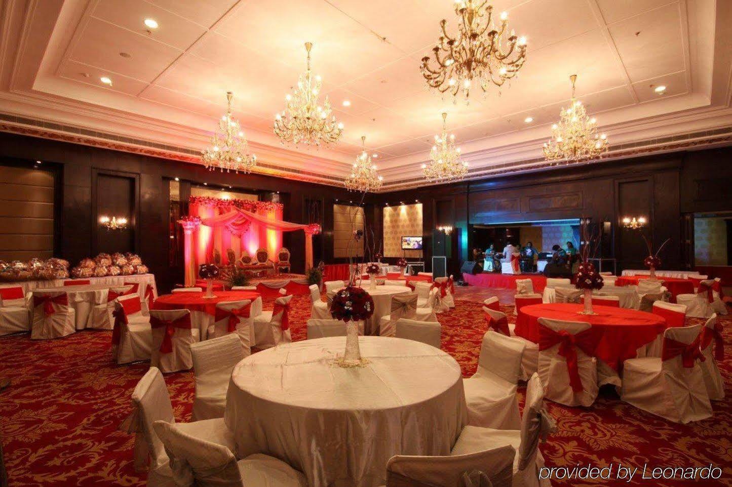 Country Inn & Suites By Radisson, Delhi Satbari Нью-Дели Экстерьер фото